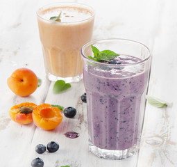 Smoothies with berries