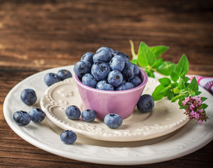 bowl of blueberries