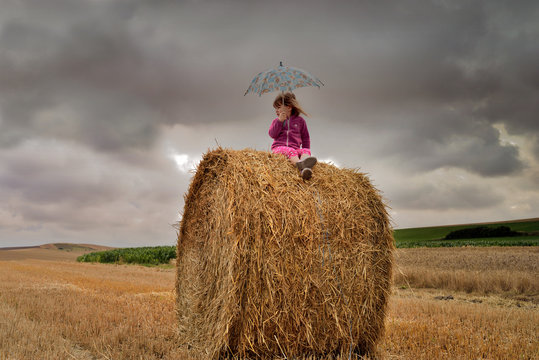 enfant dans le mauvais temps