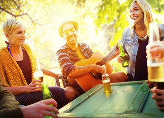 Obraz premium Diverse People Friends Hanging Out Drinking Concept