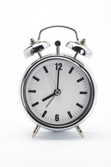 Reloj despertador clásico, marca las ocho