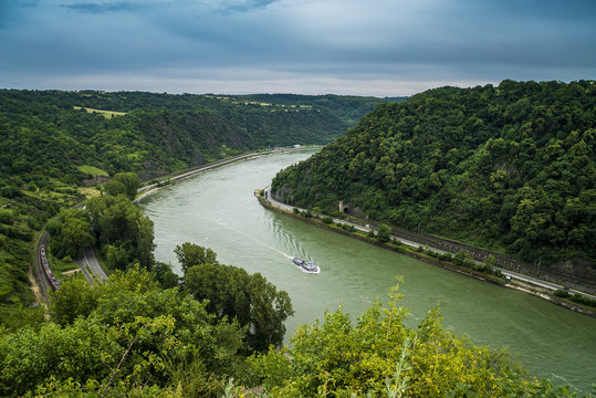 Rhein südlich vom Loreleyfelsen kurz vor Sankt Goarshausen