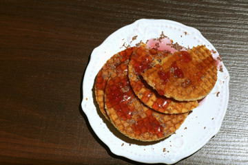 crunchy wafer chocolate syrup