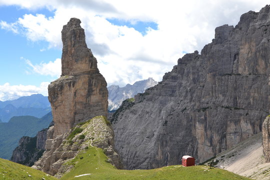 Dolomiti Friulane - Campanile di val Montanaia e bivacco Perugini