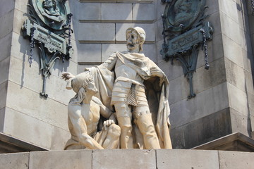 Skulptur an der Kolumbussäule in der Barcelona (Spanien)