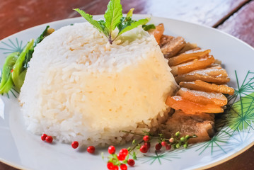 fried kale mixed crispy pork
