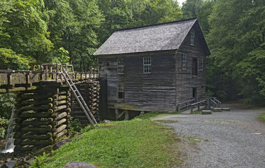 Fototapeta na wymiar Mingus Mill in the Great Smoky Mountains National Park
