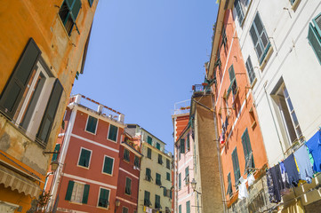 Fototapeta na wymiar Cinque Terre - tipical colorful buildings in Vernazza