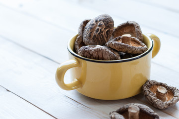 dried shiitake mushroom