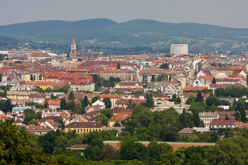Obraz premium View to the city of Vienna from Gloriette, Schonbrunn.