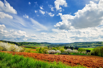 Intakte Frühlingslandschaft in der Fränkischen Schweiz