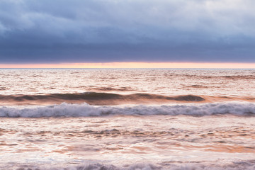 Fototapeta premium sunset and waves