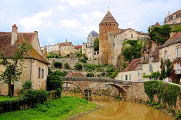 Fototapeta na wymiar Medieval French village of Semur en Auxois, with old stone bridge Burgundy