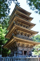 善法寺・曹洞宗三大祈願所・山形県鶴岡市／山形県鶴岡市にある善法寺を撮影した写真です。善宝寺は平安時代、妙達上人が開いた龍華寺に始まる曹洞宗寺院であり、小田原の最乗寺、豊川の妙厳寺とともに曹洞宗三大祈願所のひとつです。海の守護神である、龍神さまを祀っている寺院として、北海道、東北、北陸をはじめ全国の漁業関係者より絶大な信頼があります。かつて、池の人面魚が有名になったことがあります。
