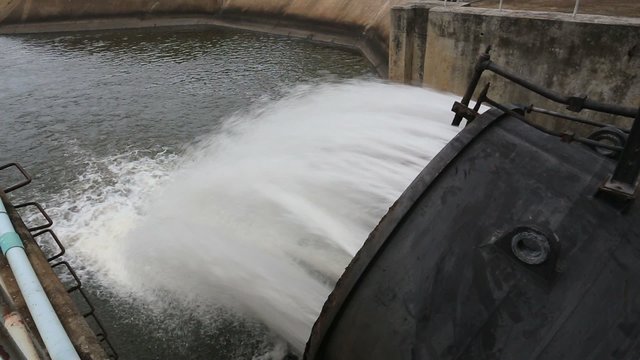 sluice dam 
