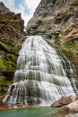Fototapeta premium Cola de Caballo waterfall Ordesa Valley, Pyrenees