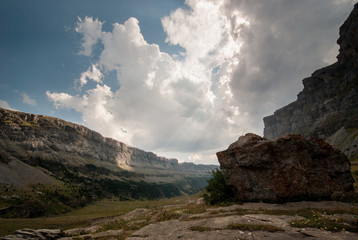 Fototapeta na wymiar Ordesa Valley, Pyrenees