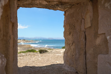 Fenster mit Meerblick