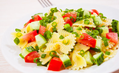 pasta salad with tomato and cucumber