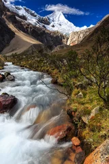 Papier Peint photo Alpamayo Paysage de montagne dans les Andes, Pérou, Cordiliera Blanca
