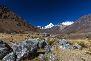 Cercles muraux Alpamayo Mountain landscape in the Andes, Peru, Cordiliera Blanca