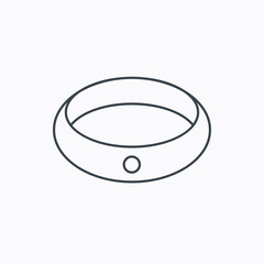 Diamond engagement ring icon. Jewelery sign.