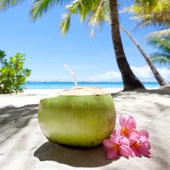 Naadloos Fotobehang Airtex Boracay Wit Strand Tropische verse cocktail op wit strand