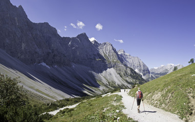Fototapeta na wymiar Wandern im Karwendelgebirge