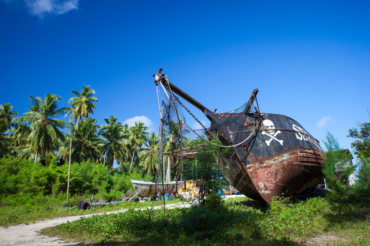 Schiffswrack auf La Digue, Seychellen