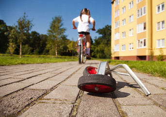 additional wheels to the bike