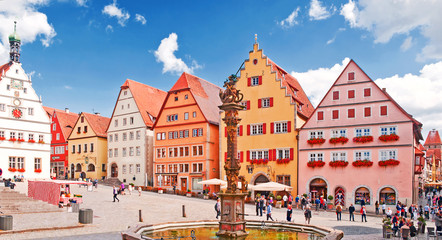 Fototapeta na wymiar Der Marktplatz von Rothenburg ob der Tauber
