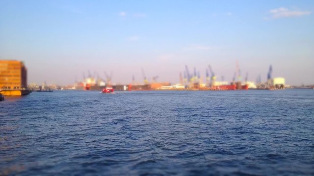 Hamburg im Zeitraffer. Hafen (Tilt Shift)