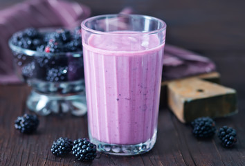 yogurt with berries