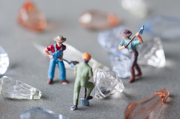 ダイヤモンドを発掘する人々