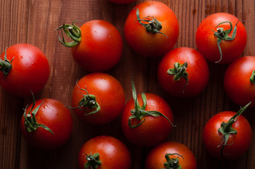 スタジオで撮影した完熟トマト