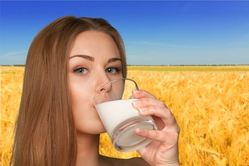 Milk, Osteoporosis, Drinking.