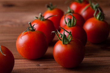 スタジオで撮影した完熟トマト