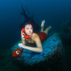 Underwater telephone call