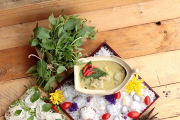 Green curry coconut milk with rice noodle.