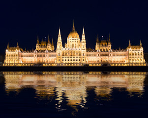 Fototapeta na wymiar Famous building of Parliament at night, Budapest