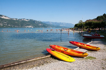 Fototapeta na wymiar Plage de Conjux en Savoie (Lac du bourget)