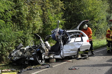 Schwere Unfälle auf Autobahn und Bundesstraße - 88614628