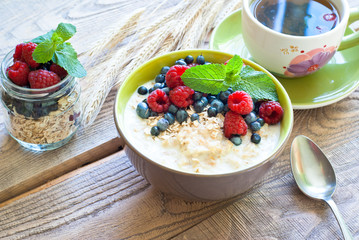 Healthy breakfast - oatmeal with berries