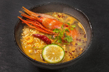 えびのラクサ　アジア麺 Laksa Malaysian noodles dish