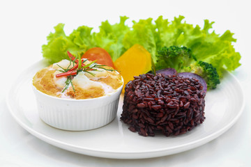 Streamed Dolly fish Curry in a  Cup and mix with organic vegetab