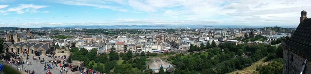 Fototapeta na wymiar Panorama di Edimburgo