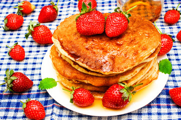 pancakes with strawberries