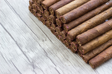 Zigarren aus Brasilien aus original Tabakpflanze gedreht