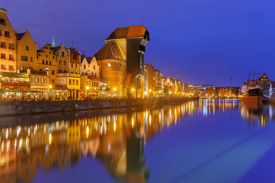 Harbour crane and city gate Zuraw, Gdansk, Poland