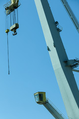 Obraz premium heavy load dockside cranes